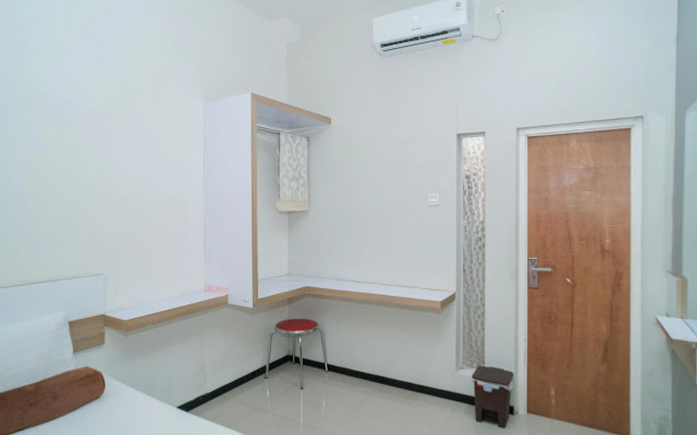 RedDoorz Syariah near Transmart MX Malang