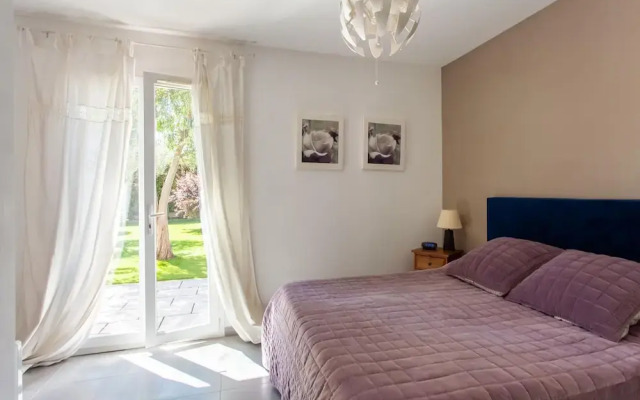 Beautiful Holiday Home With Swimming Pool