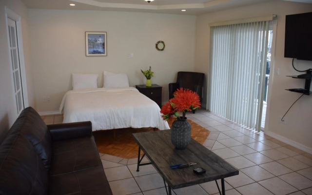 Longliner Lodge and Suites