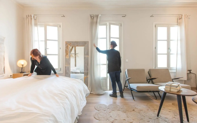 Amymone Suites