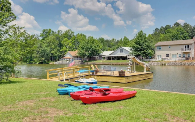 Lakefront Home w/ Kayaks & Dock in Hot Springs!