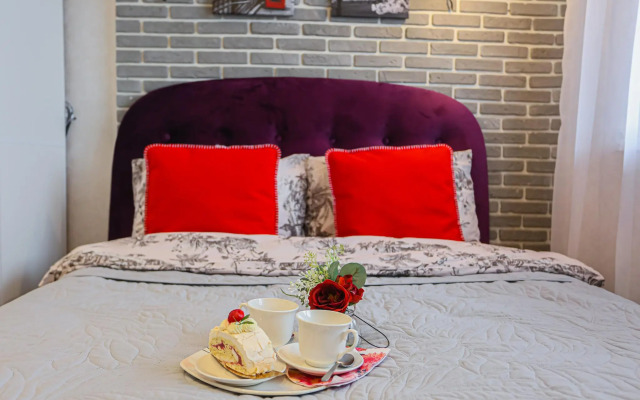 Квартиры у Петровны на улице Июльских Дней 1к1