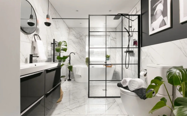 Luxe Experience - Premium Central House