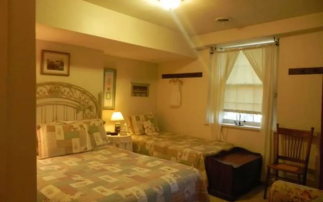 The Pines of Dresden B&B