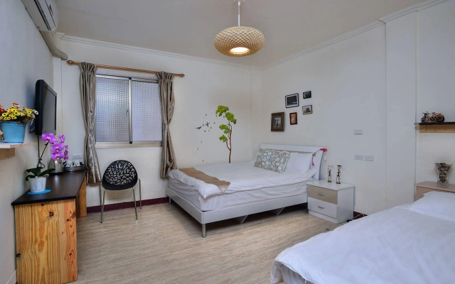 Ding Ding B & B