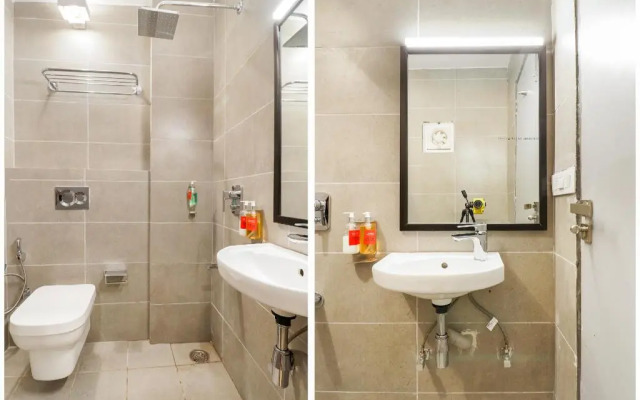 325 South Tukoganj by Oyo Rooms