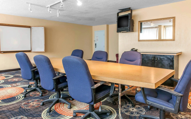 Quality Inn Conference Center Logansport