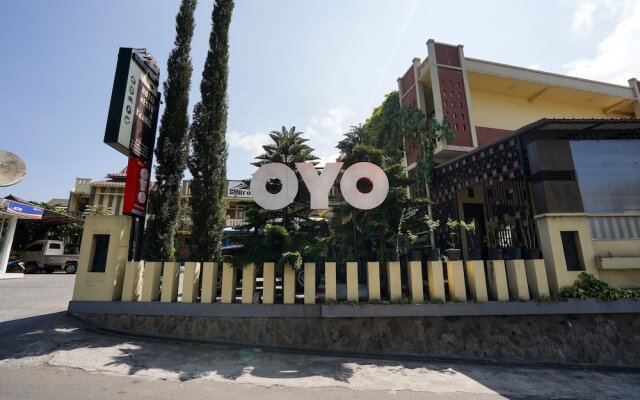 OYO 1080 Sm Bromo Hotel
