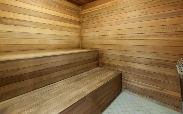 Stony Plain Inn and Suites