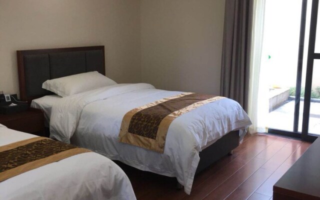 Yi Jing Lin Feng Hot Spring Hotel