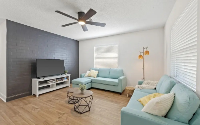 Sunny Palmetto Oasis: 4br Home With Private Pool 4 Bedroom Home by RedAwning