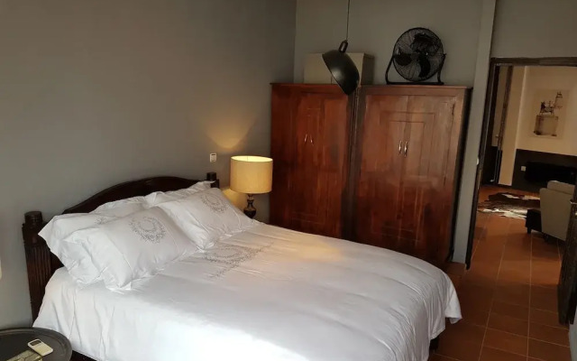 Admetus Psyrri Loft by K&K