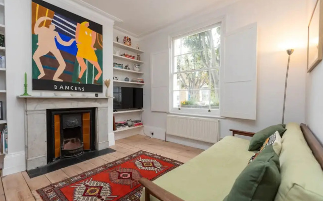 Beautiful 2 Bedroom Townhouse With Garden in Kentish Town