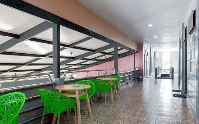 Hotel 78 Parapat Mitra RedDoorz