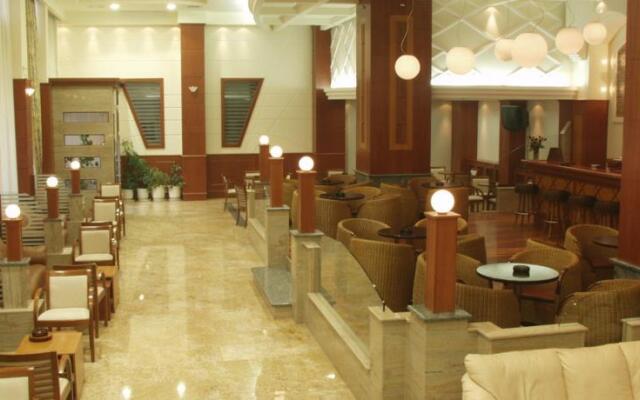 Elpida City Hotel