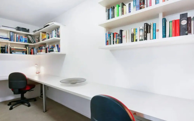 Spacious 3 Bedroom Apartment With City and River Views
