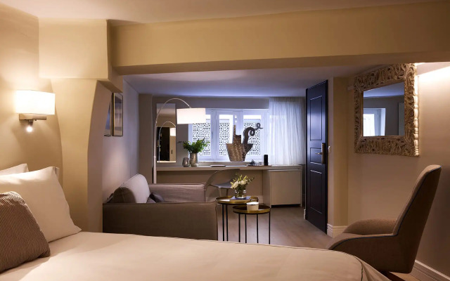 Vrachos Athens Suites