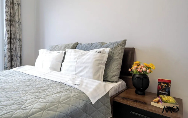 MoHost Dynamic - Modern 2BR Apartment