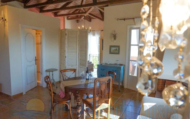 Alekos Beach Houses - Natura Gialla