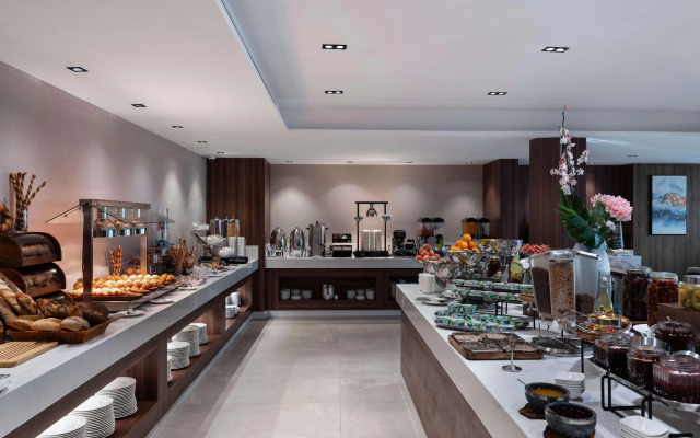 Warwick Al Taif Hotel