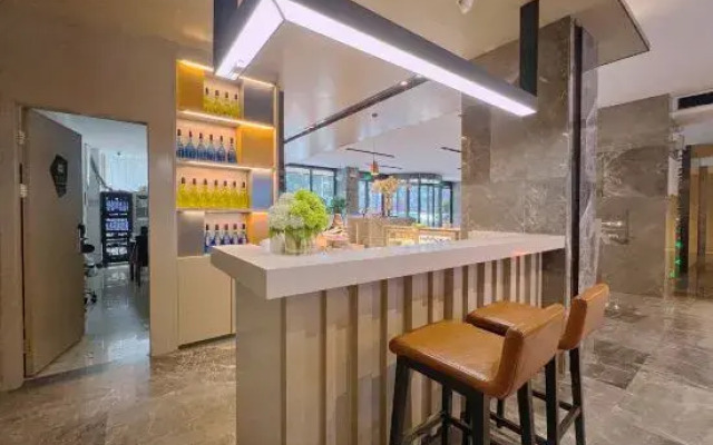 Echarm Hotel (Hezhou Avenue)