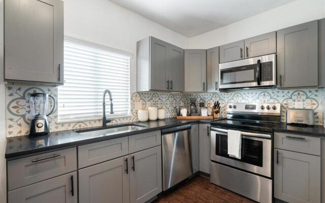 Abode Houston - Montrose Downtown