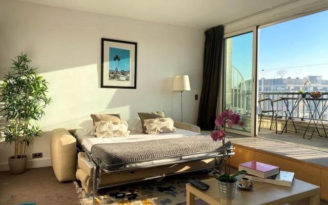 1610B - Stunning studio with Champs Elysées Views!