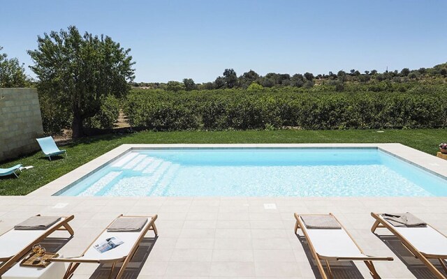 Modern Holidayhome in Noto With Pool