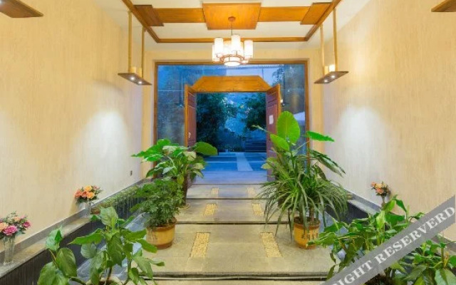 Yuehu Boutique Hotel
