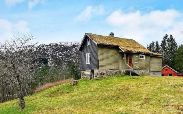 Secluded Mountain Retreat-by Traum