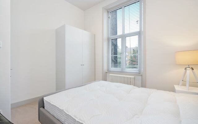 2 Bedroom Apartment in West Kensington