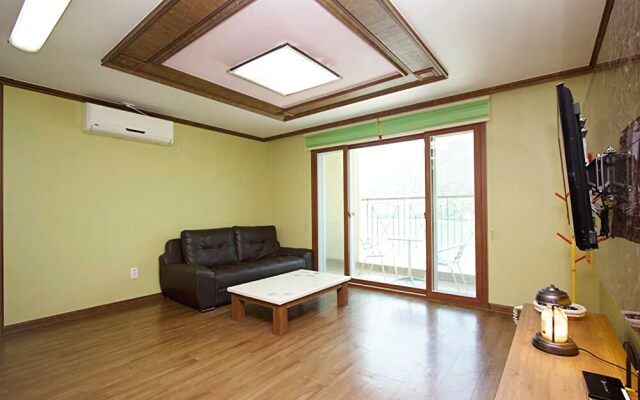 Tongyeong Sea Star Pension