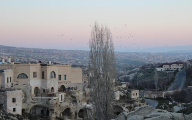 Dilek Tepesi Cave Hotel