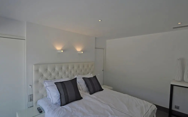 Luxurious Villa in Les Issambres with Pool