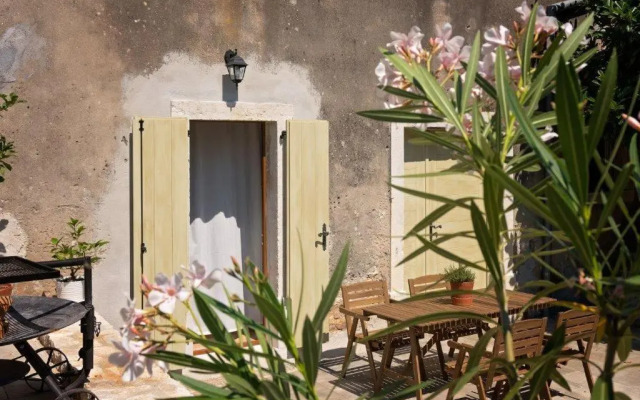 Old town studio and apartment