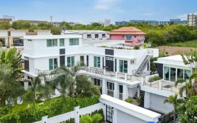 New 7BR Pool Villa with Slider - VVP31.4