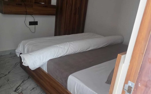 Hotel R R Tripathi