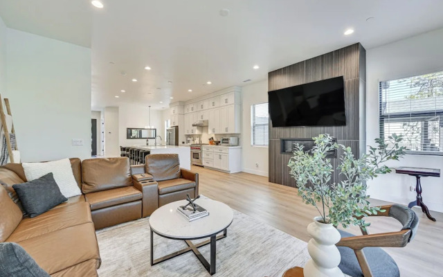 Flagstaff Group Getaway w/ Game Room & Deck