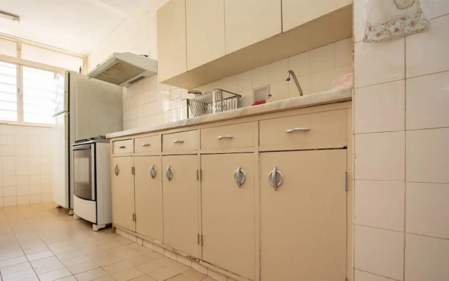 Apto com boa Localiza o Garagem e Ar-condicionado