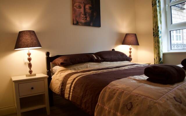 1 Bedroom Apartment With Private Patio Sleeps 3