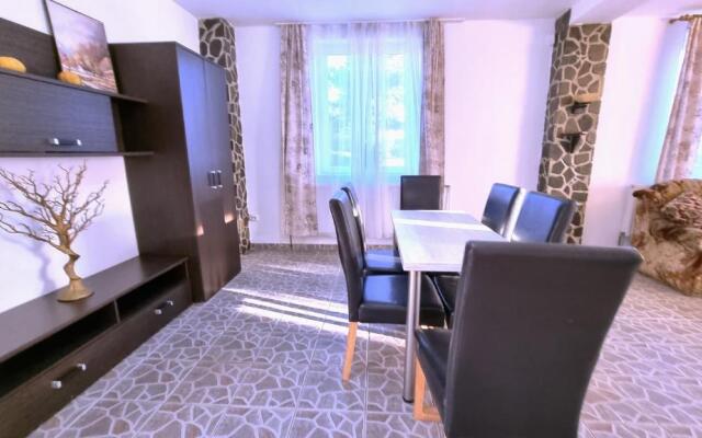 Brekner Private House