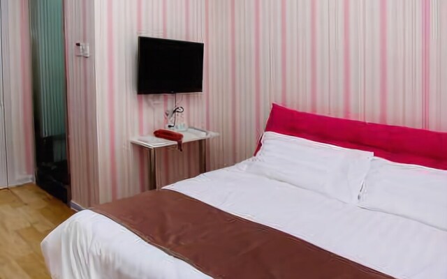 Rujia Tianqiao Business Hotel