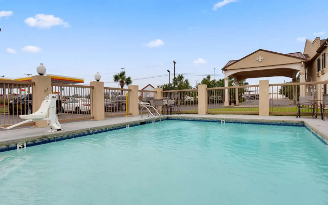 SureStay Hotel by Best Western Alexandria Airport