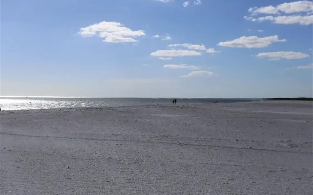 Castle Beach 402