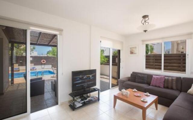 Holiday Home 3 Bedrooms 1 Bathroom - Pernera