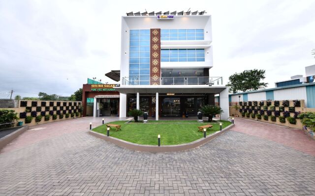Click Hotel Sagar Plaza Chakan, Pune