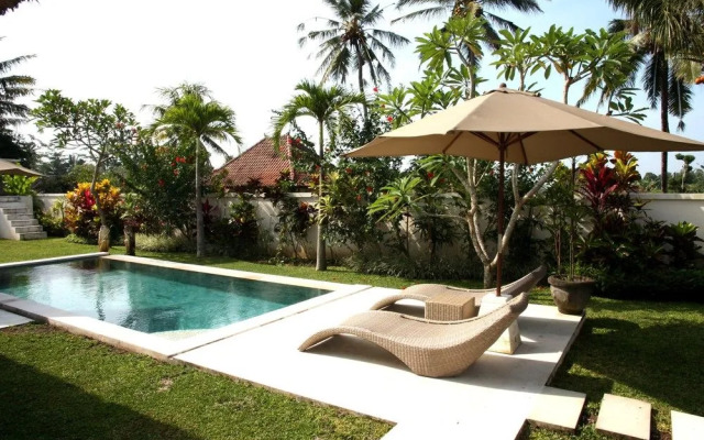 Villa Candi Kecil 1