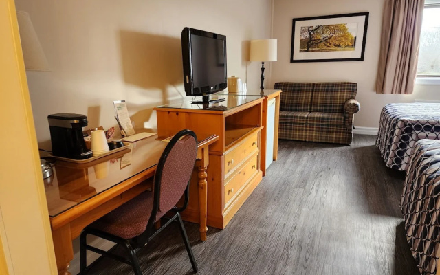 McIntosh Country Inn & Conference Centre in Canada