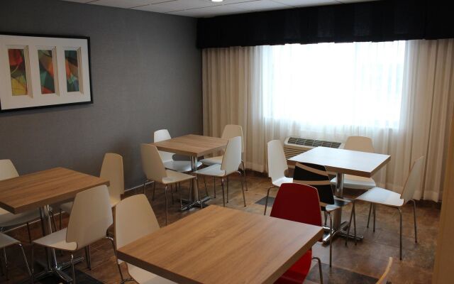 Best Western On The River