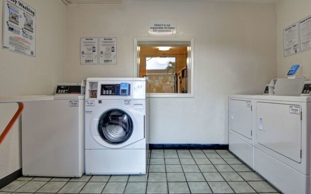 Motel 6 Dania Beach